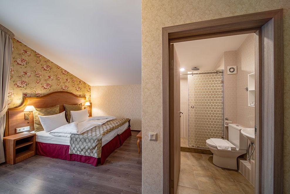 4-BEDROOM COTTAGES* 240 SQ. M