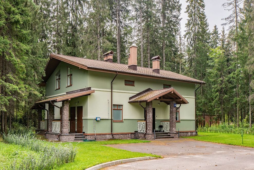 4-BEDROOM COTTAGES* 240 SQ. M