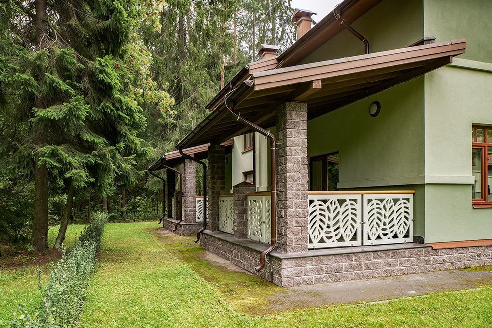 4-BEDROOM COTTAGES* 240 SQ. M