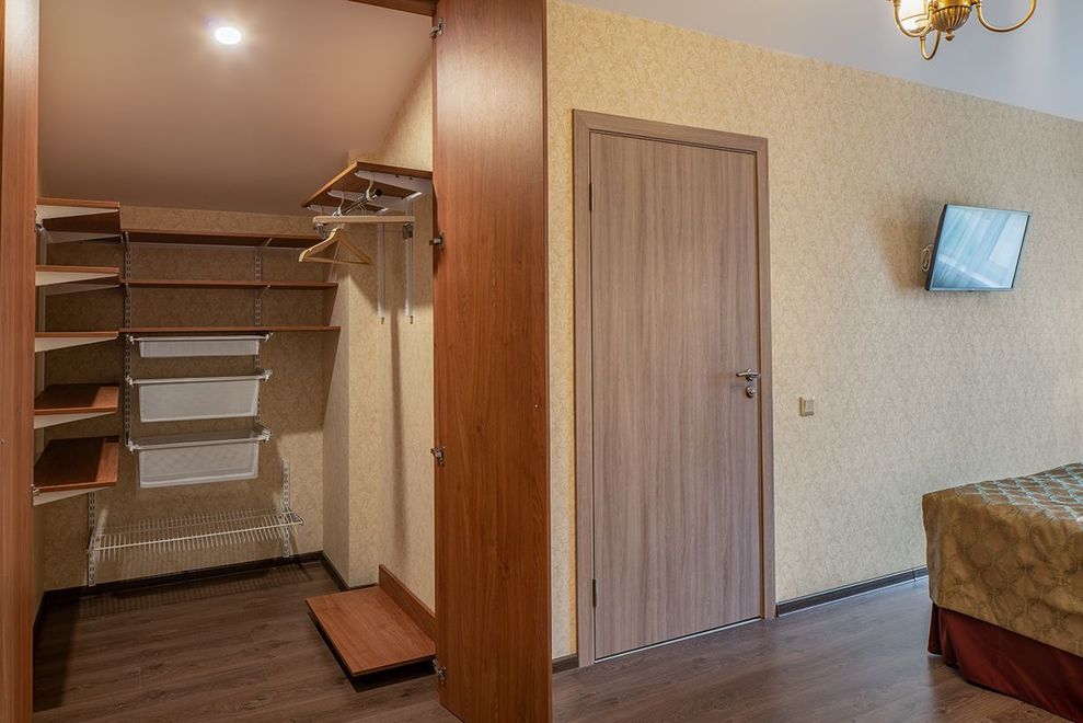 4-BEDROOM COTTAGES* 240 SQ. M