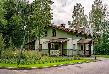 4-BEDROOM COTTAGES* 240 SQ. M